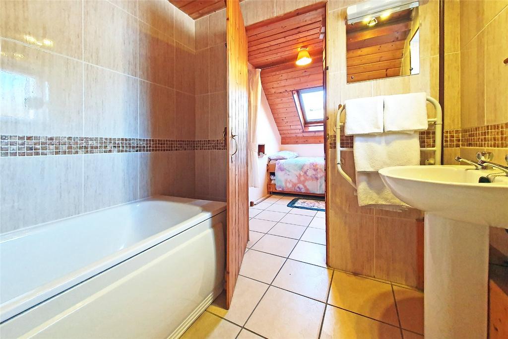 Flat Bathroom