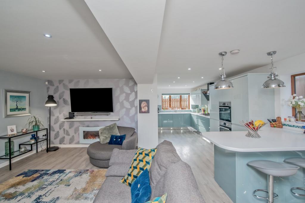Lounge/Kitchen Area