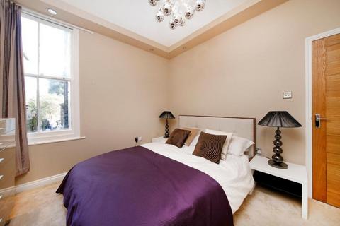 3 bedroom flat for sale, London SE21