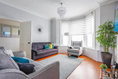 165 Gladstone Road, Barry, CF62 8NB