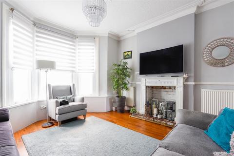 165 Gladstone Road, Barry, CF62 8NB