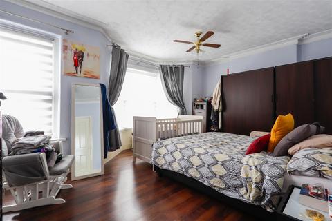 165 Gladstone Road, Barry, CF62 8NB