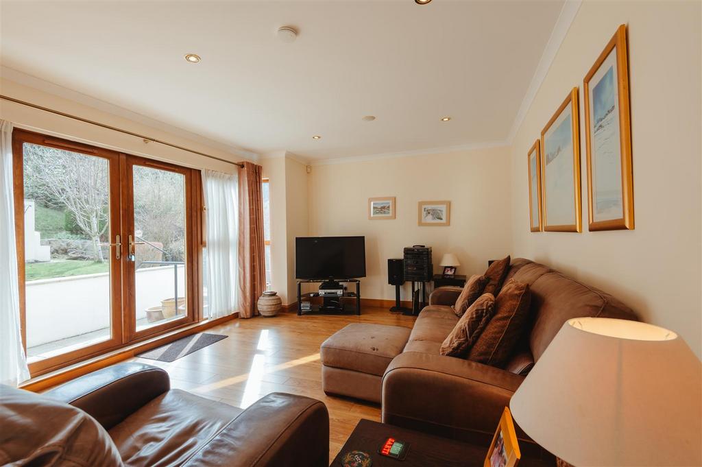 36 Turnberry Avenue-55.jpg