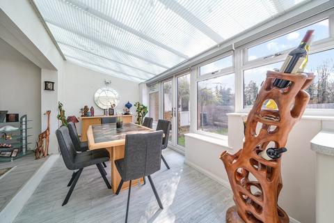 5 Coombe Way, Byfleet, West Byfleet, KT14 7DP