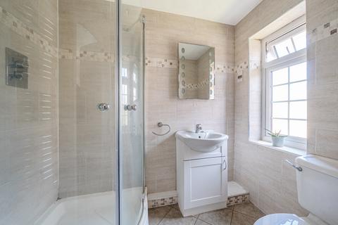 5 Coombe Way, Byfleet, West Byfleet, KT14 7DP