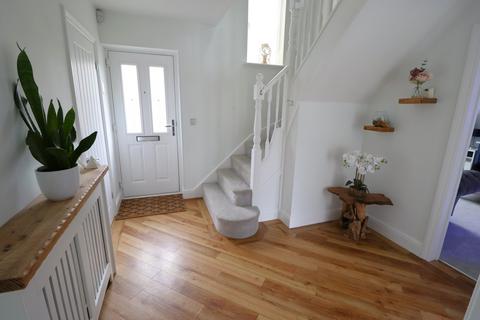 4 bedroom detached house for sale, Murray Way, Wickford, SS12