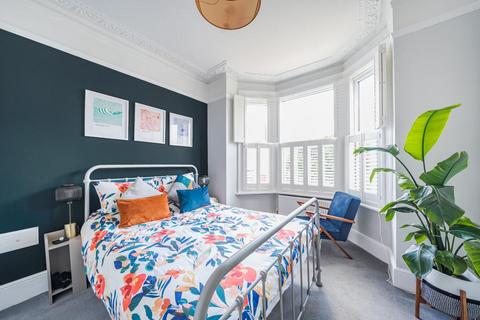 2 bedroom flat for sale, Farnan Road, Streatham