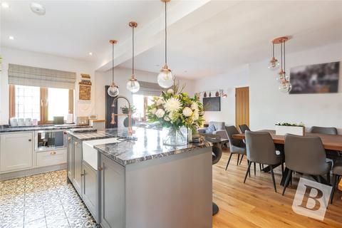 4 Park Lane, Herongate, Brentwood, CM13 3PJ