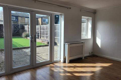 13 Millfield, New Ash Green, Longfield, DA3 8JP