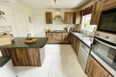 4 bedroom detached house for sale, Llys Eglwys, Broadlands, Bridgend County. CF31 5DT