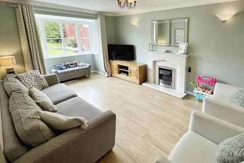 4 bedroom detached house for sale, Llys Eglwys, Broadlands, Bridgend County. CF31 5DT