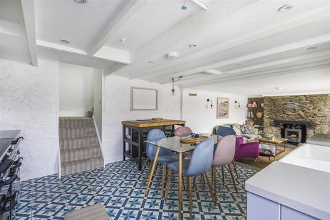 5 Moss Terrace, Polruan, Fowey, PL23 1PF
