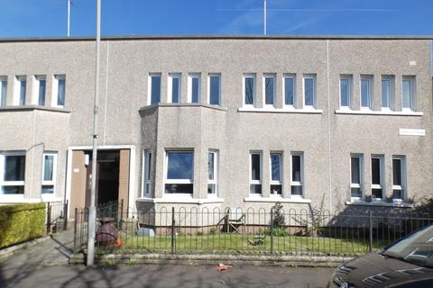3 bedroom flat to rent, Waterfoot Avenue, Glasgow G53