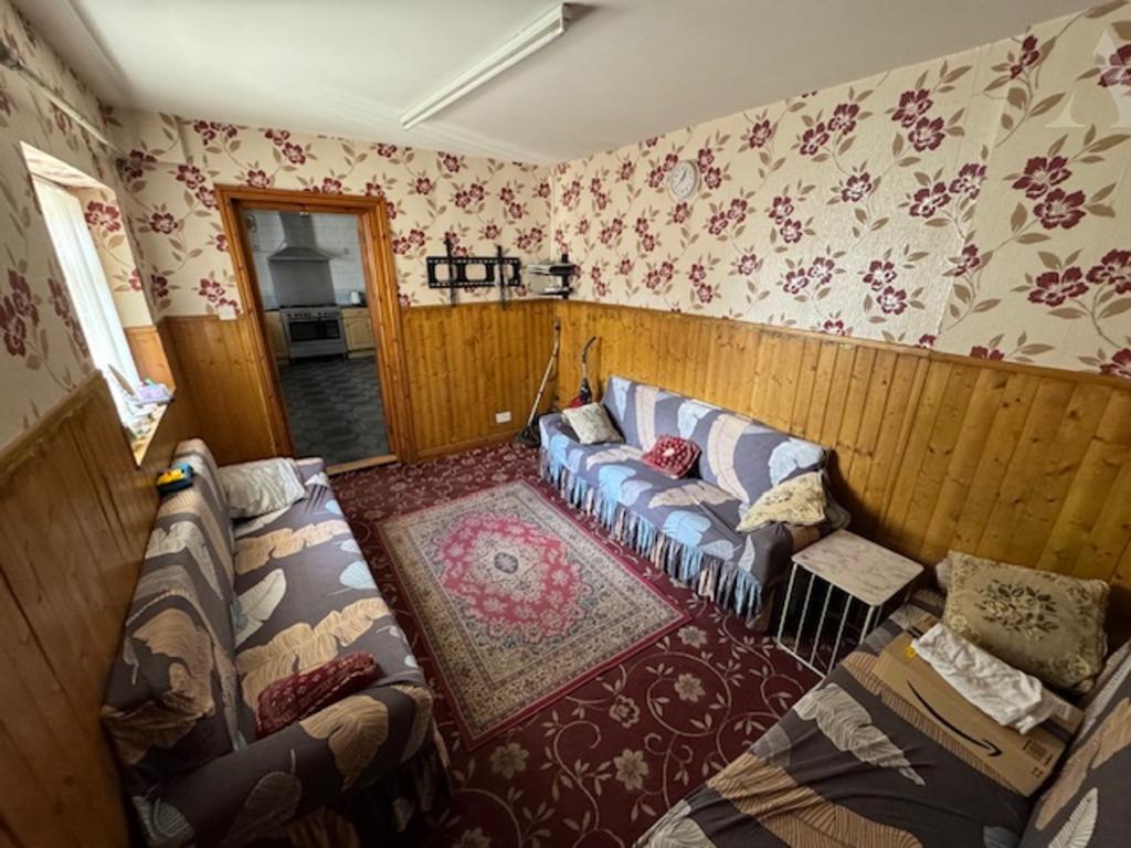 35 glenpark road reception room 3