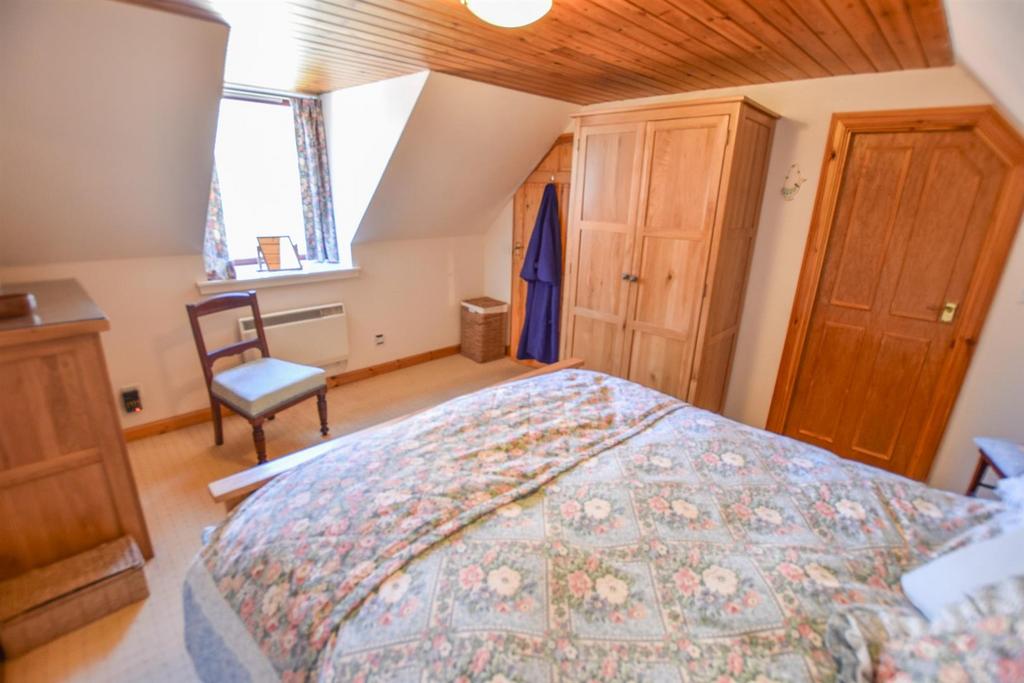 BEDROOM ONE (2)-2.jpg