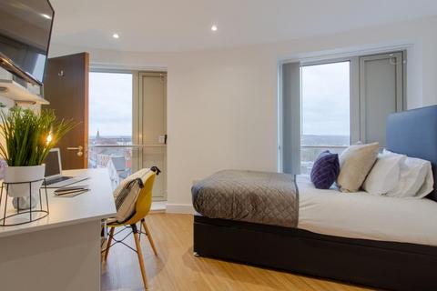 5 bedroom flat share to rent, 68B, Orbital House
