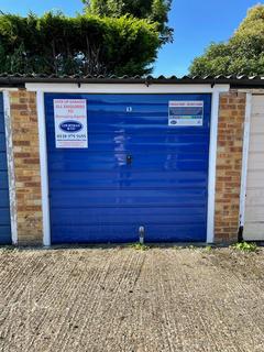 Garage to rent, Huntingdon Gardens, Worcester Park KT4