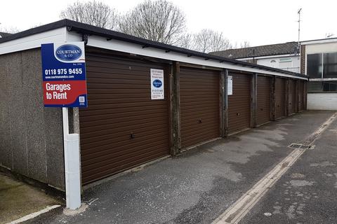 Garage to rent, Romsey Close, Aldershot GU11