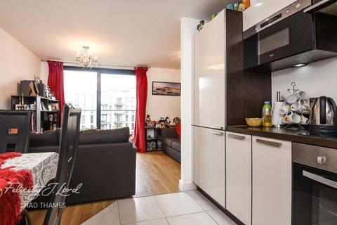 2 bedroom flat to rent, Albatross Way, LONDON