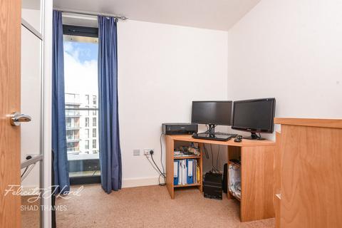 2 bedroom flat to rent, Albatross Way, LONDON