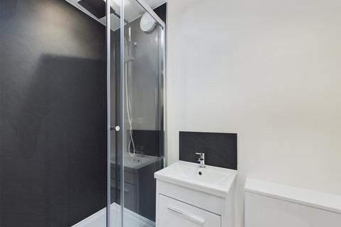 4 bedroom flat to rent, High Street, Staple Hill BS16