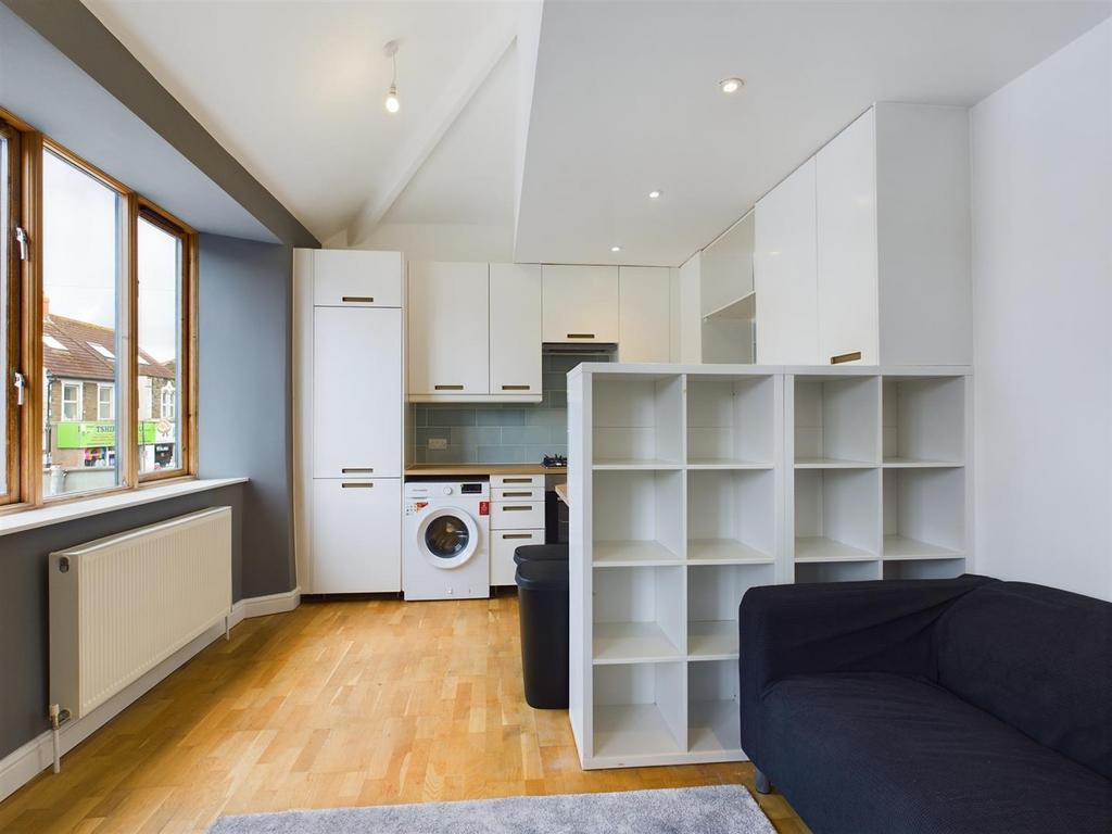 CAM03255 G0-PR0020-STILL009 alt.jpg