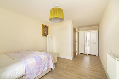 2 bedroom flat to rent, london, E14