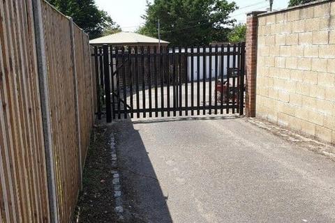Garage to rent, Hillyfields, Nursling SO16