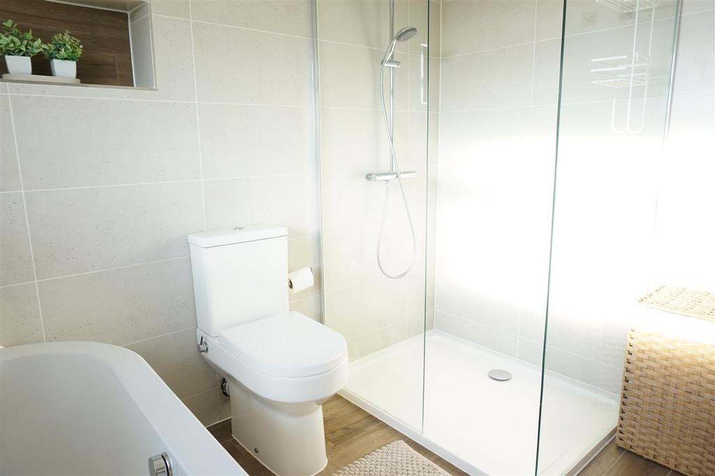 Bath/shower room
