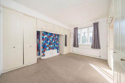 undefined, Great West Road, Isleworth TW7