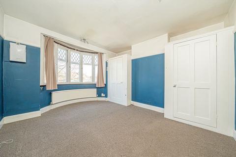 undefined, Great West Road, Isleworth TW7