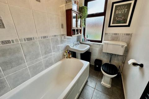 79 Murray Avenue, Northampton, NN2 7BS