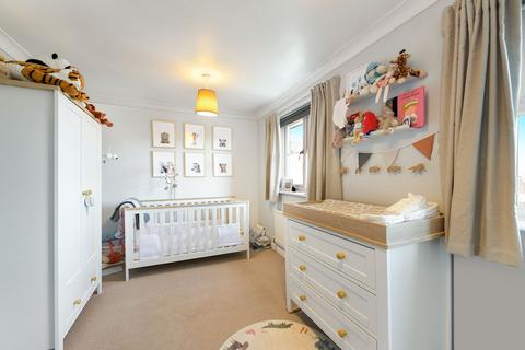 20 Adams Close, Surbiton, KT5 8LB