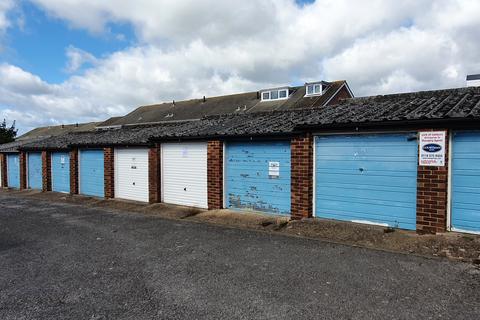 Garage to rent, Monks Road, Netley Abbey SO31