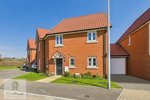 3 bedroom detached house for sale, Sparrow Drive, Chattenden, Rochester, ME3 8GB