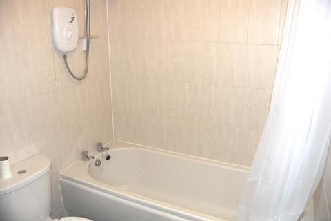 2 bedroom flat for sale, Windsor Drive, High Wycombe, HP13