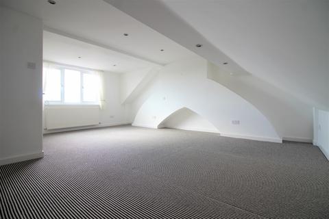 2 bedroom flat to rent, West Park Drive, Blackpool, FY3