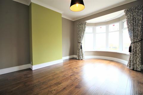 2 bedroom flat to rent, West Park Drive, Blackpool, FY3