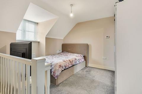 5 Teal Walk, Biddenham, Bedford, MK40 4UD