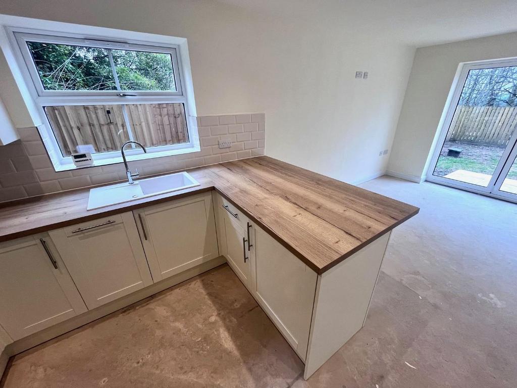 KITCHEN 2.jpg