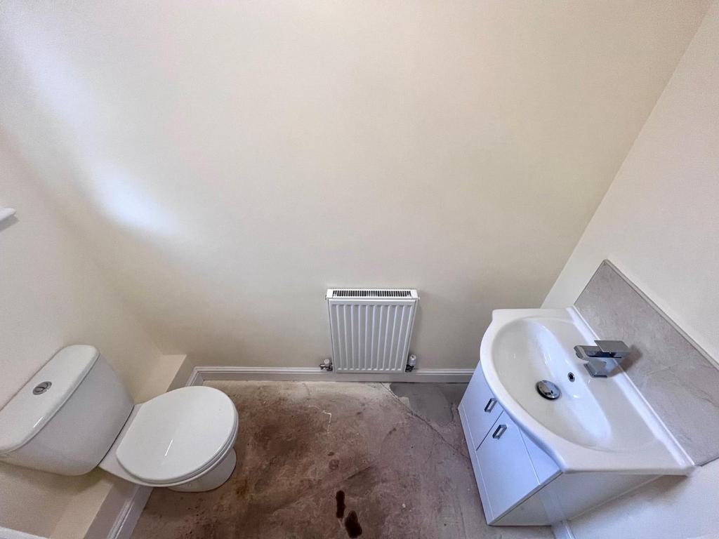 DOWNSTAIRS WC.jpg
