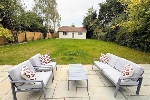 Elm Grove, Barnham