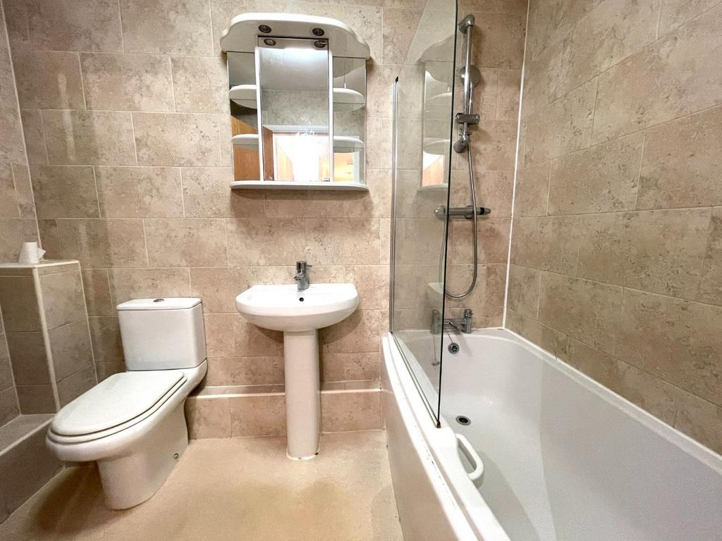 Bathroom.JPG