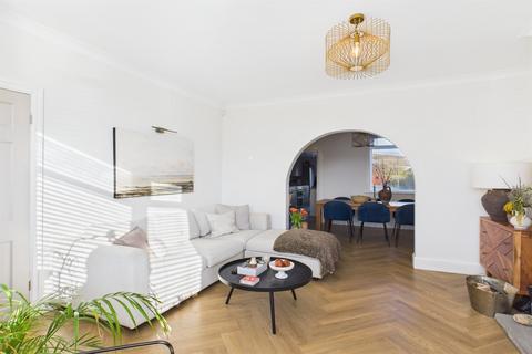 18 The Hall Close, Ormesby, Middlesbrough, TS7 9BY