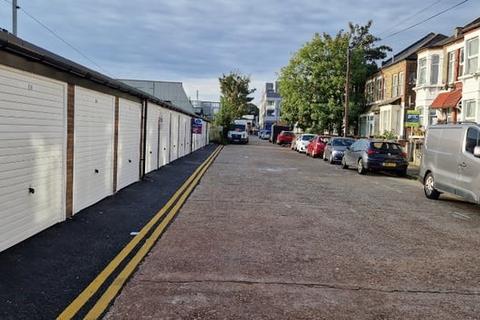 undefined, Park Avenue Road, London N17