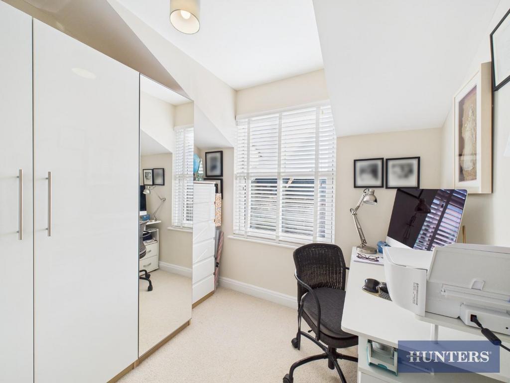 Bedroom/Office