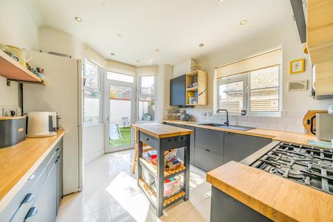 33 Elmer Road, London, SE6 2HA