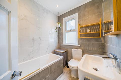 33 Elmer Road, London, SE6 2HA