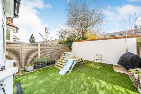 33 Elmer Road, London, SE6 2HA