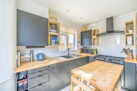 33 Elmer Road, London, SE6 2HA